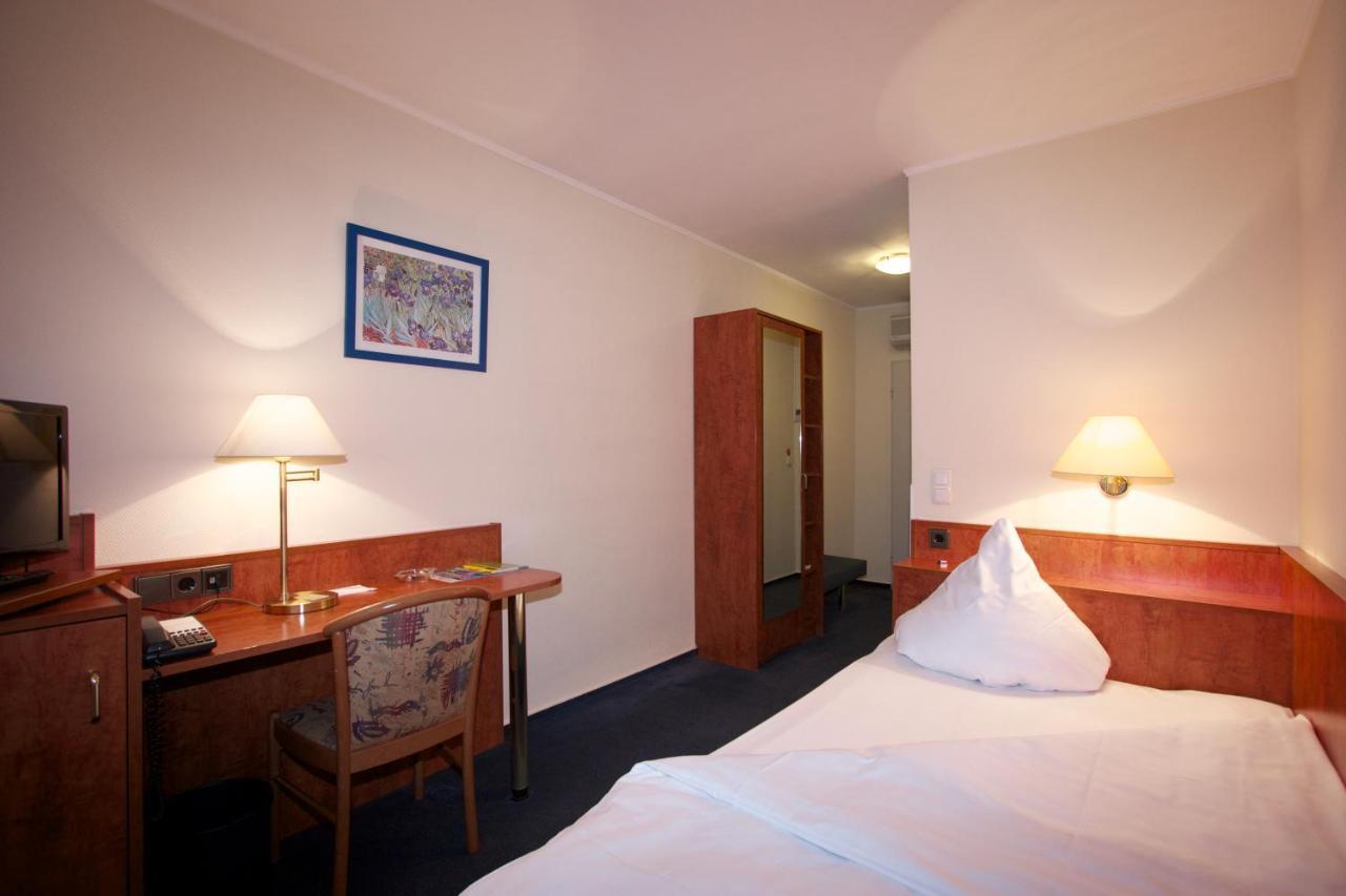 Falk Hotel Frankfurt am Main Bagian luar foto
